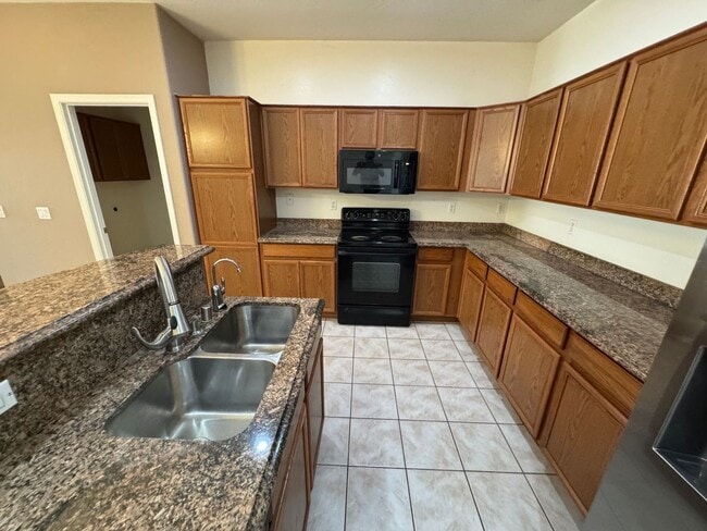 Building Photo - 1522 E Ebony Pl