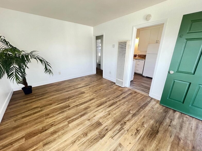 Photo - 4064 Oakcrest Drive Unit