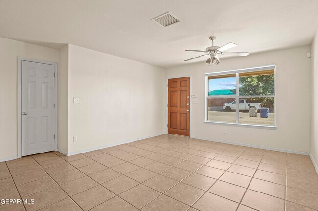 Foto del edificio - 5740 Saluki Dr