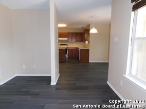 Building Photo - 10386 Oakwood Crest