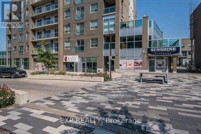 Building Photo - 275-G275 Larch St