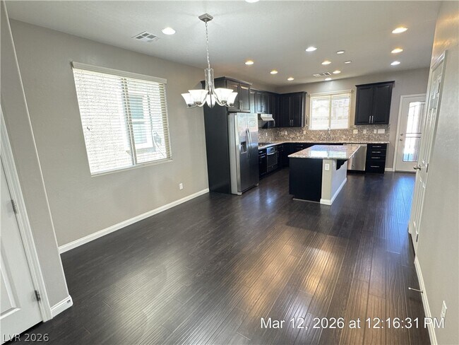 Foto del edificio - 130 Serpens Ave