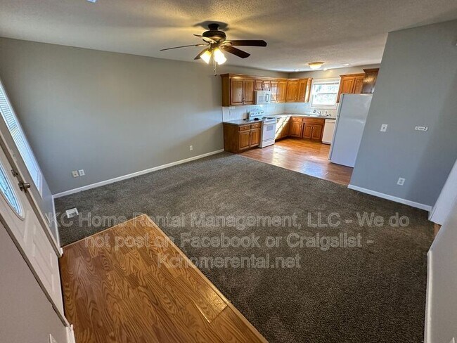 Foto del edificio - 817 NE Independence Ct