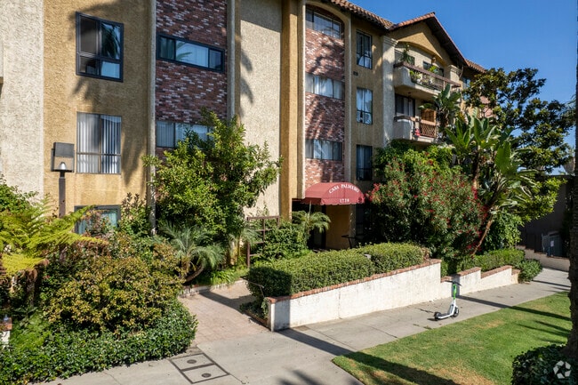 1730 Camino Palmero St - Casa Palmero