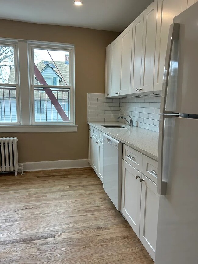 Building Photo - 143 Prospect Ave