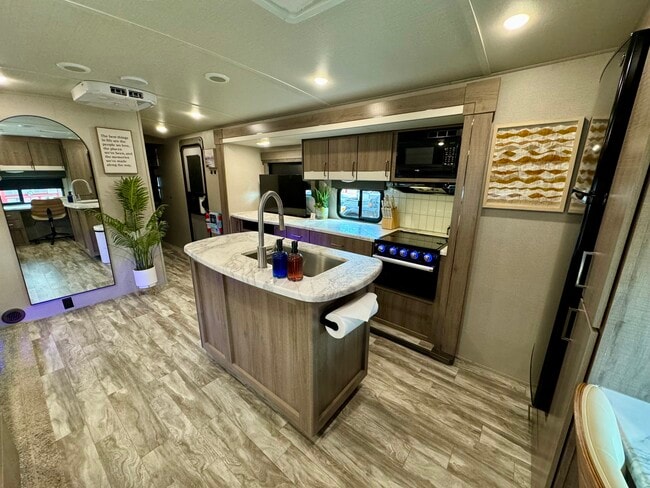 Building Photo - Desert Sky RV