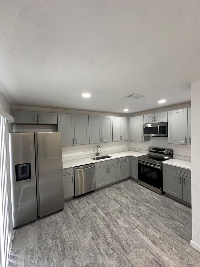 Building Photo - 1917 N Congress Ave