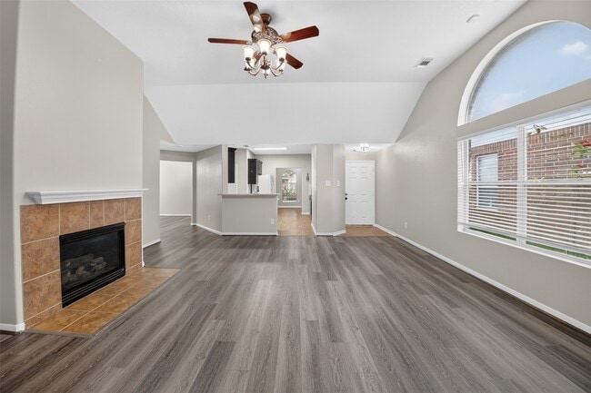 Building Photo - 15506 Fir Woods Ln