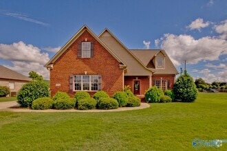 Building Photo - 4905 Saddle Ridge Dr SE