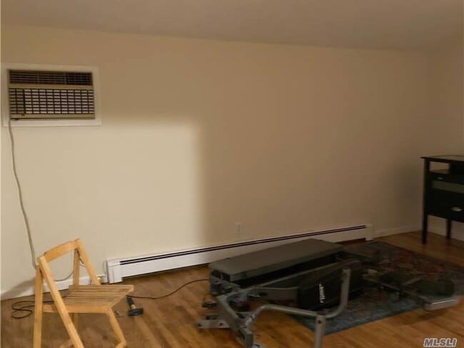 Building Photo - 1072 Reilly St