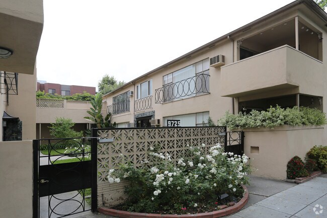 Building Photo - 9725 Charleville Blvd