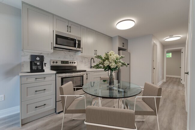 Building Photo - Modern 2 Bedroom Basement Unit– All Utilit...