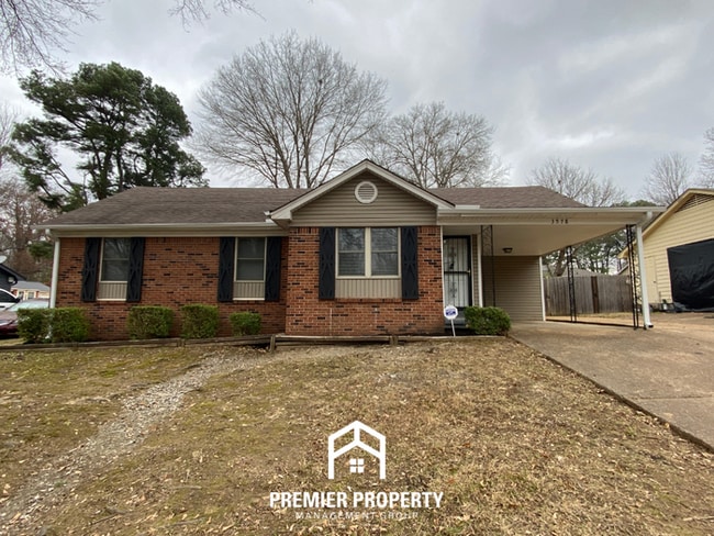 Photo - Charming 3BR Memphis Home with Hardwood Floors & Fenced Backyard