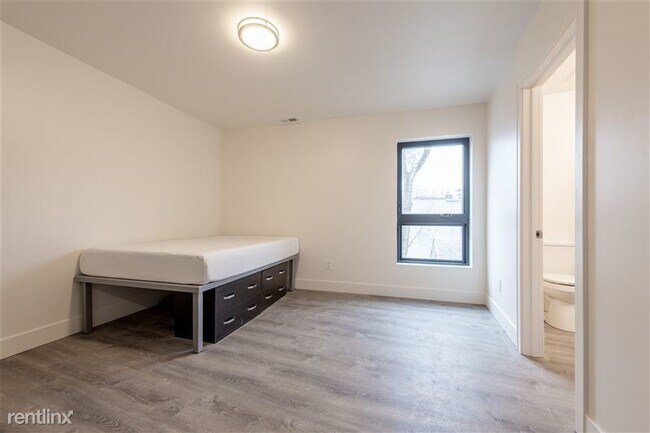 Foto del edificio - 911 S Main St