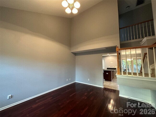 Foto del edificio - 11142 Derryrush Ave