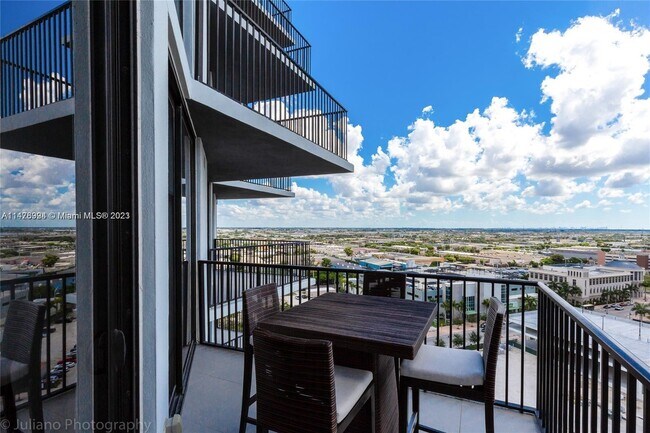 Foto del edificio - 5300 NW 85th Ave
