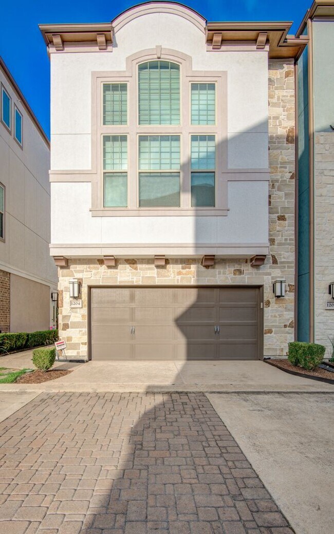 Building Photo - 1204 Birkland Pine Ln