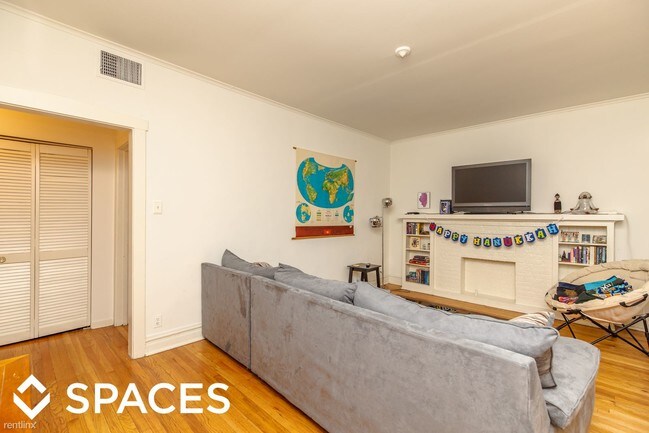 Foto del edificio - 3411 N Elaine Pl