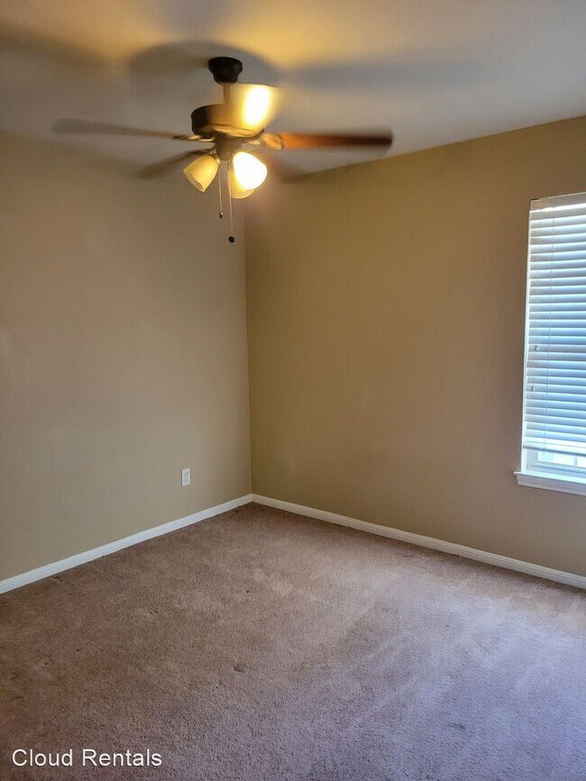 Building Photo - 4 br, 2.5 bath House - 1500 Mountain Laurel