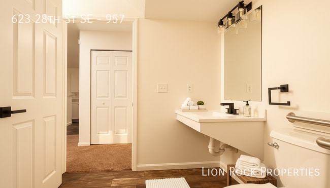 Foto del edificio - 623 28th St SE