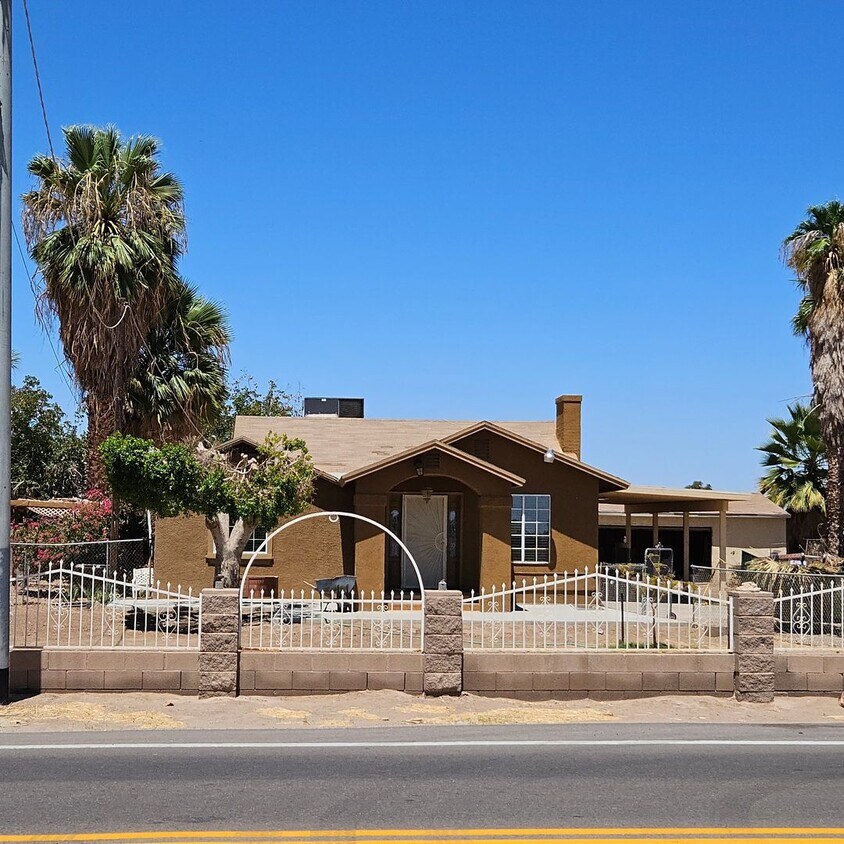 Foto principal - 3 bedroom/2 bath home for Rent
