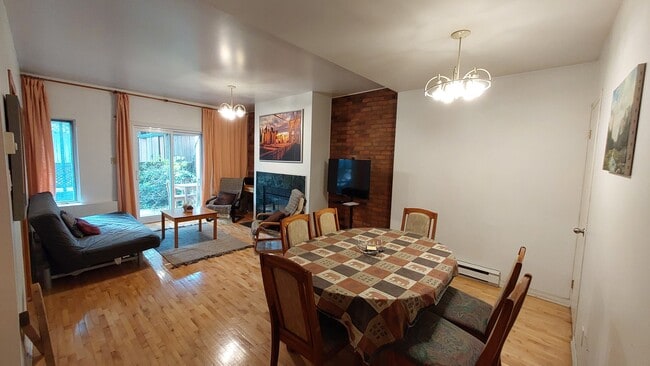 espace ouvert - 4558 Rue Berri