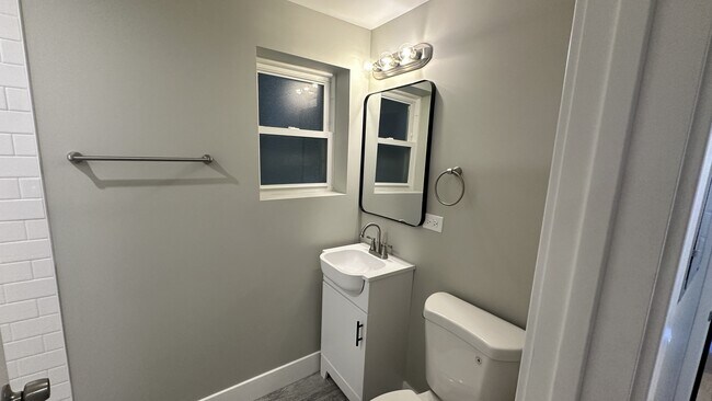 Foto del edificio - 1429 N Fairfield Ave