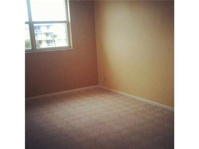 Foto del edificio - 480 Executive Center Dr