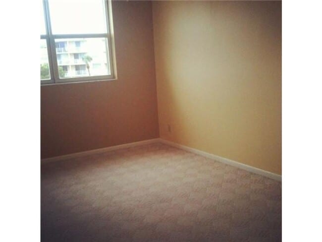 Building Photo - 480 Executive Center Dr