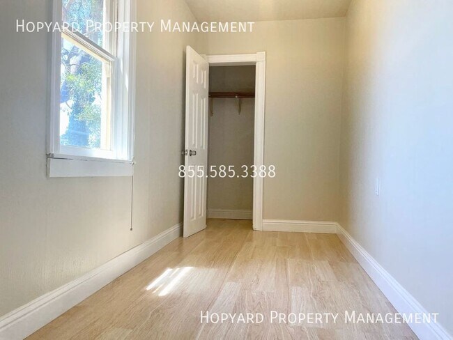 Building Photo - 3115 Stuart St