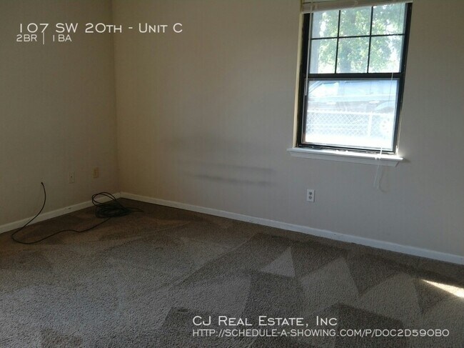 Foto del edificio - 107 SW 20th-Unit C