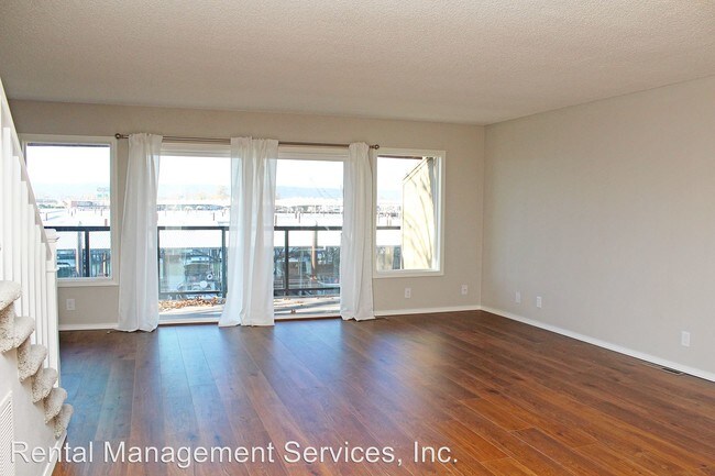 Building Photo - 704 N Tomahawk Island Dr