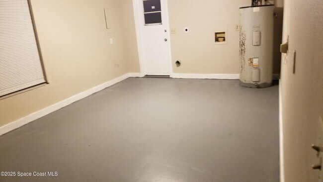Foto del edificio - 1081 Ivanhoe St NW