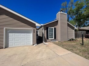 Building Photo - 408 S Woodchuck Ln