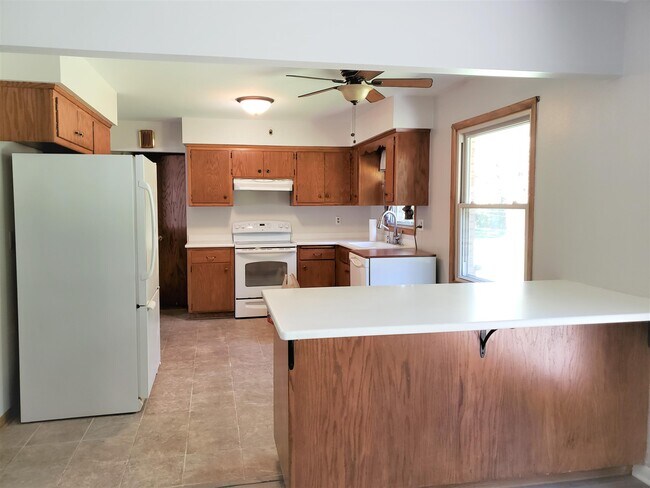 Building Photo - 5770 S St Andrews Dr