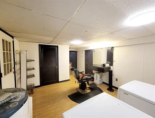 Foto del edificio - For Rent