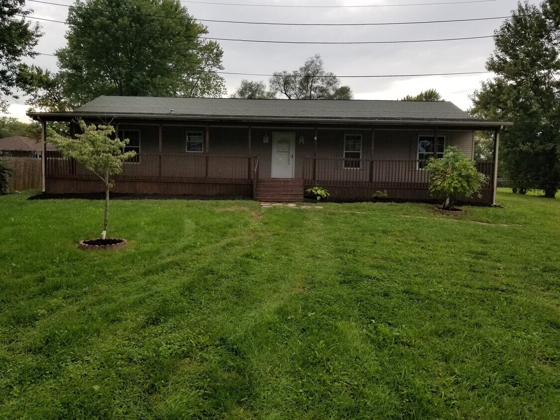Primary Photo - 715 N Nursery Rd