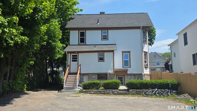 Building Photo - 38 Homestead Ave