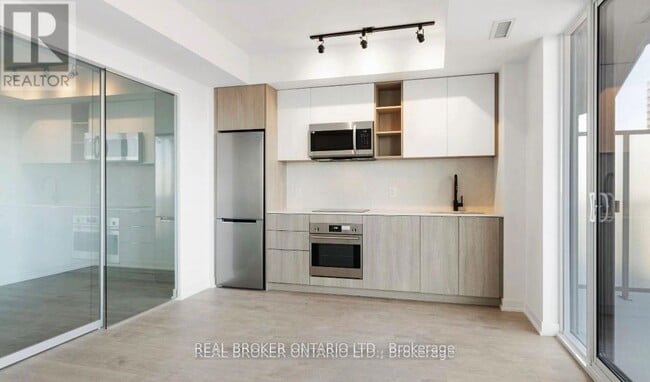 Building Photo - 36 Zorra St