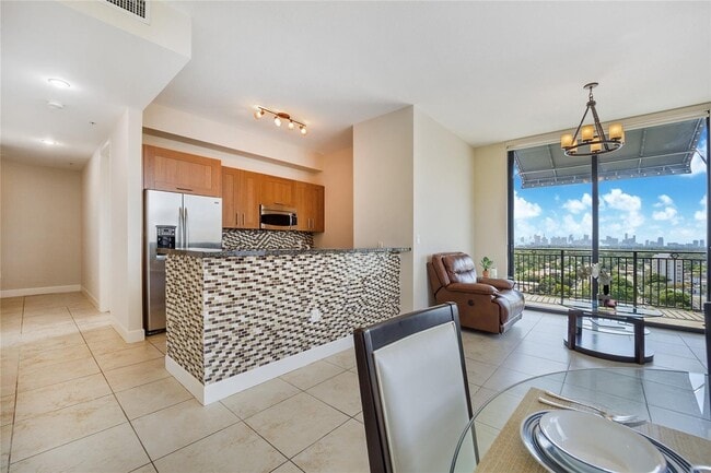 Foto del edificio - 1300 Ponce de Leon Blvd