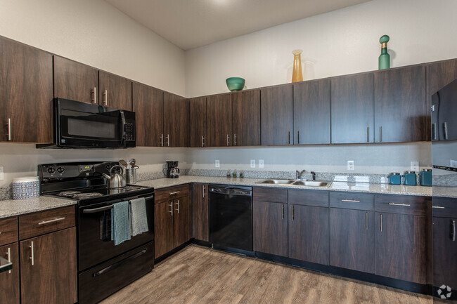 1 BR, 1 BA - 719 SF - A1 - Park 45