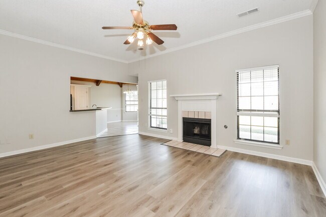 Building Photo - 6690 Autumn Wood Cove
