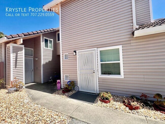 Building Photo - Practically brand-new, gorgeous in-law uni...