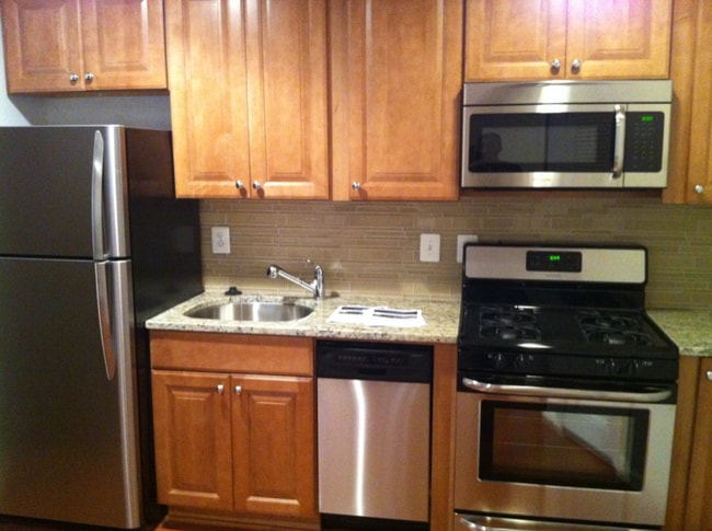 Photo - 1629 L St NE Apartment