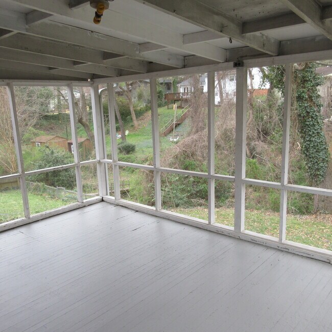 Building Photo - 1427 Briarcliff Ave