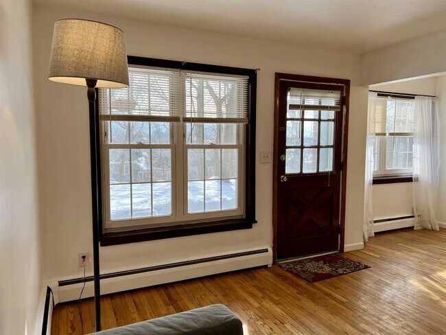 Building Photo - 2 Colonial Rd