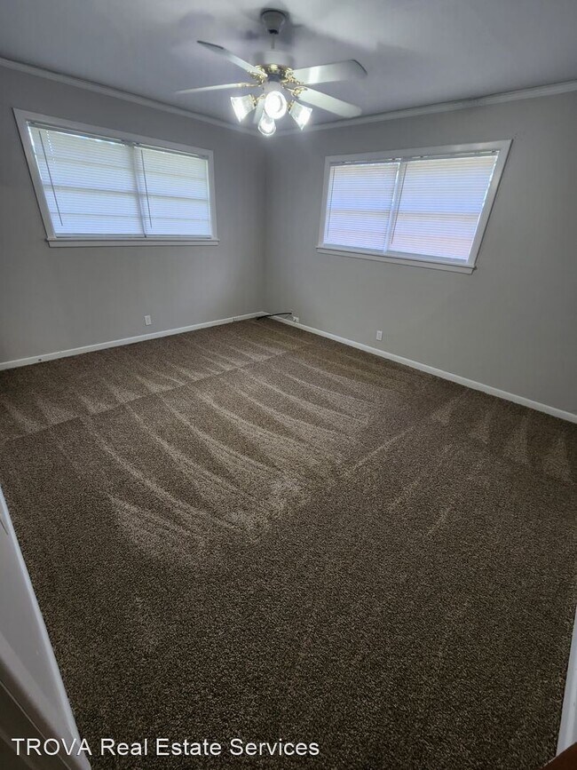 Building Photo - 3 br, 1.5 bath House - 2708 Weaver Place