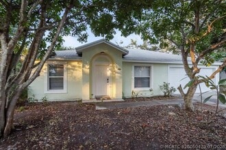 Building Photo - 108 Osceola Ave