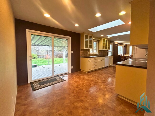 Foto del edificio - Amazing 3-bedroom, 1.5-bathroom Single-family Home