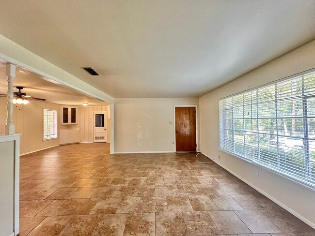 Foto del edificio - Spacious 3 bedroom 2 bathroom home in Tyler!